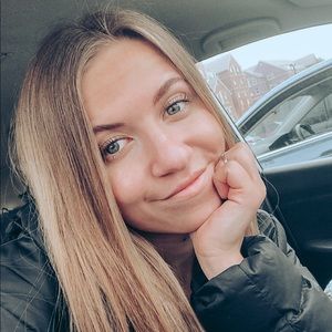 Meet your Posher, Abbie